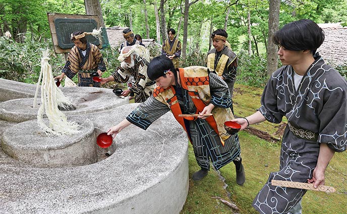 神と先祖に祈り＊旭川でアイヌ民族儀式 | 北海道新聞 旭川支社 +